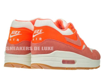 555284-106 Nike Air Max 1 Vntg Sail/Bright Mango-Total Crimson-Gum Medium Brown